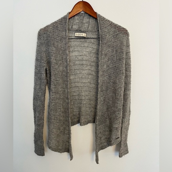 Abercrombie&Fitch Women's Gray Open-Front Sweater cardigan size small - Picture 3 of 6